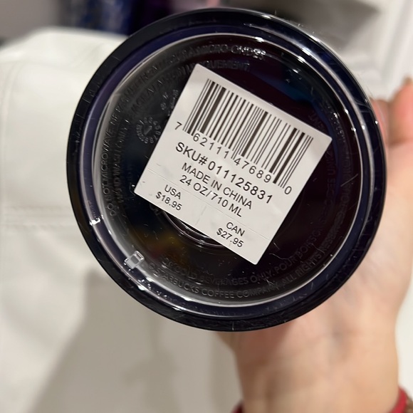 2021 HALLOWEEN STARBUCKS TUMBLE GLOW IN THE DARK - Picture 3 of 4